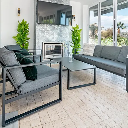 빌라 Grr - Elegant With Exclusive Private Pool